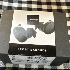 NWT Bose Sport Earbuds